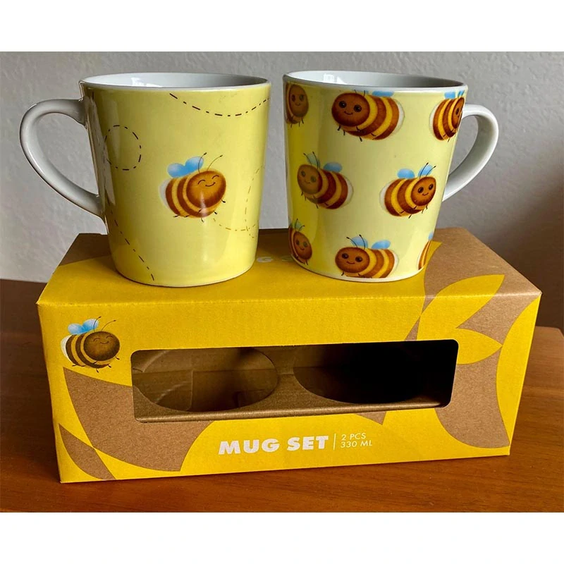 Sada porcelánových hrnčekov s motívom včielok – 2 ks, 330 ml