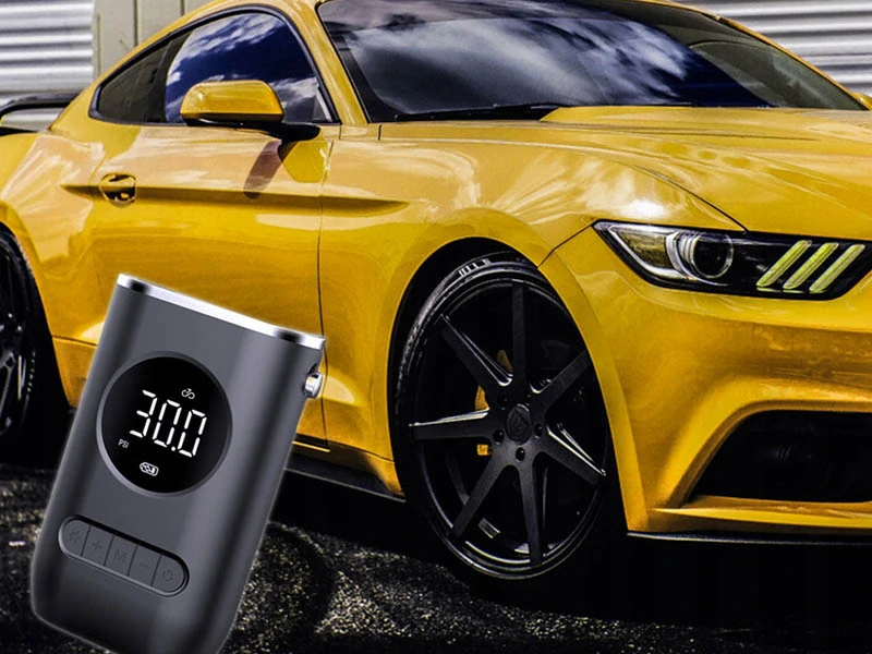 Kompresor na pneumatiky s displejom