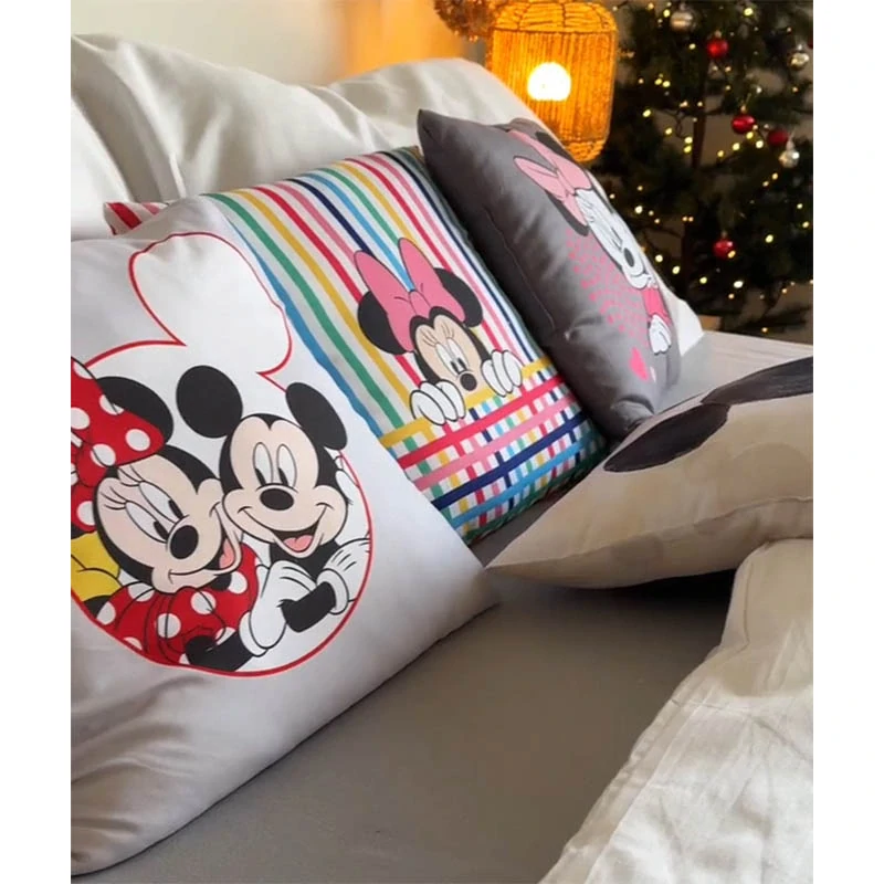 Dekoračné vankúše s motívom Mickey a Minnie Mouse 40×40 cm 
