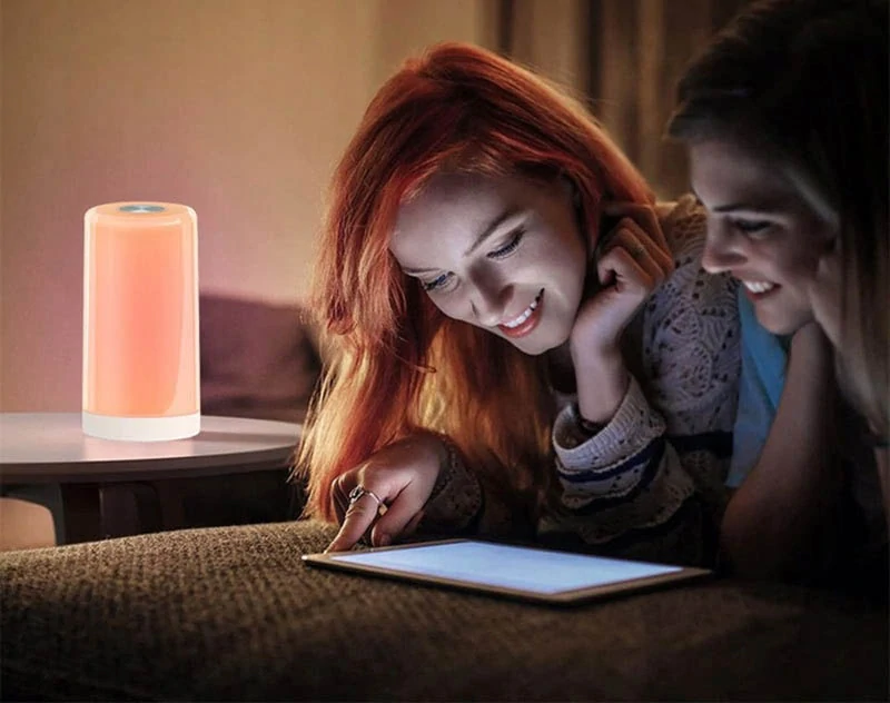 Nočná stolná lampa dotyková