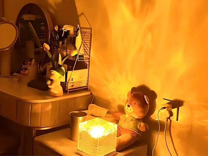 Krištáľová RGB lampička v tvare kocky s diaľkovým ovládaním