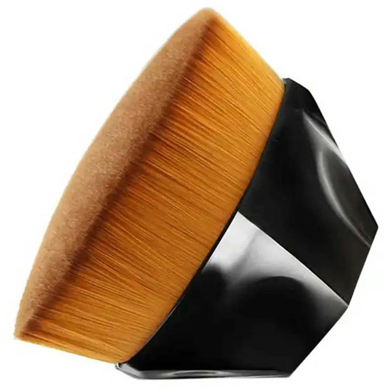 Kozmetický štetec na podkladový make-up s puzdrom