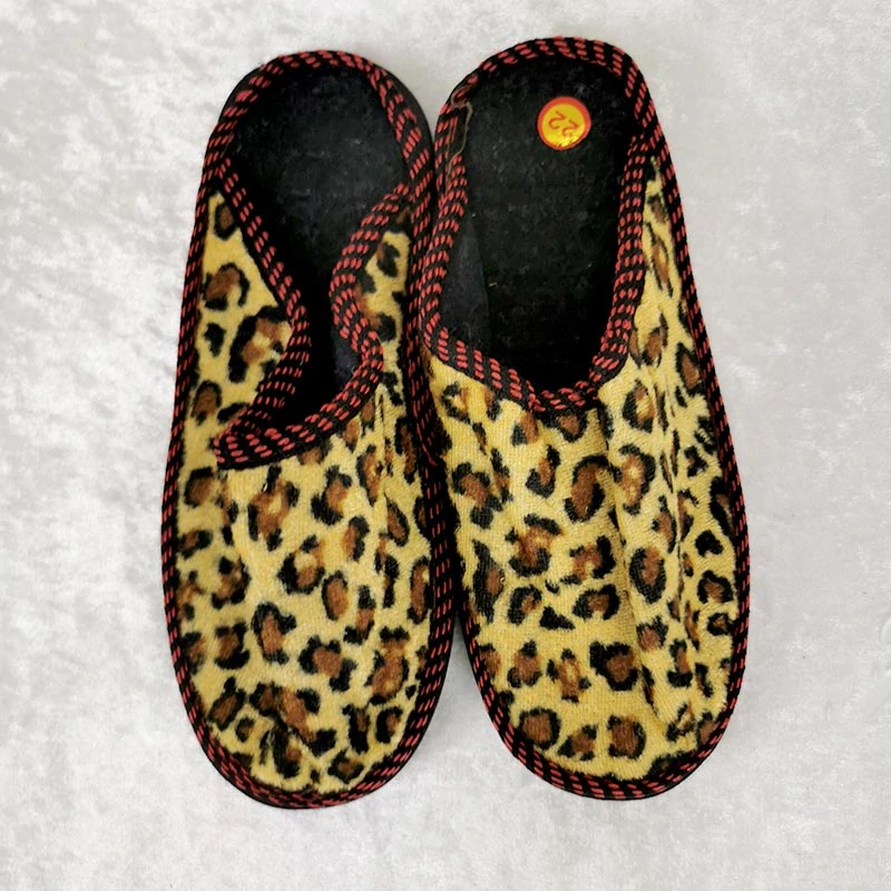 Pohodlné a veselé papuče pre deti - veľkosť 22