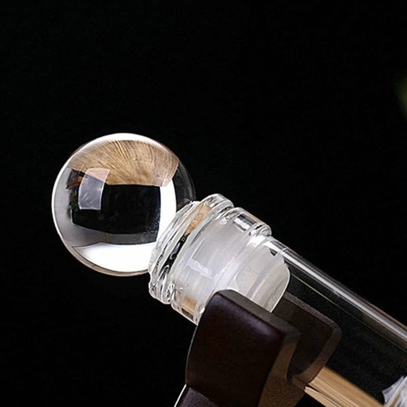 Karafa na whisky 1L v tvare glóbusu s dvoma pohármi