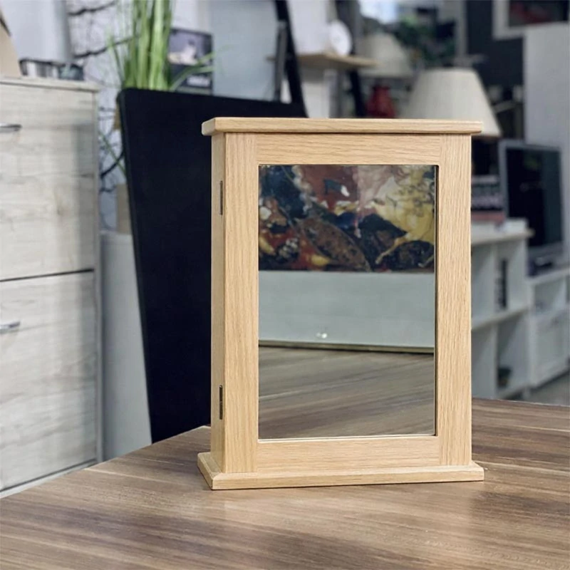 Skrinka na kľúče so zrkadlom – prírodné drevo, 27,5 × 19 × 7 cm
