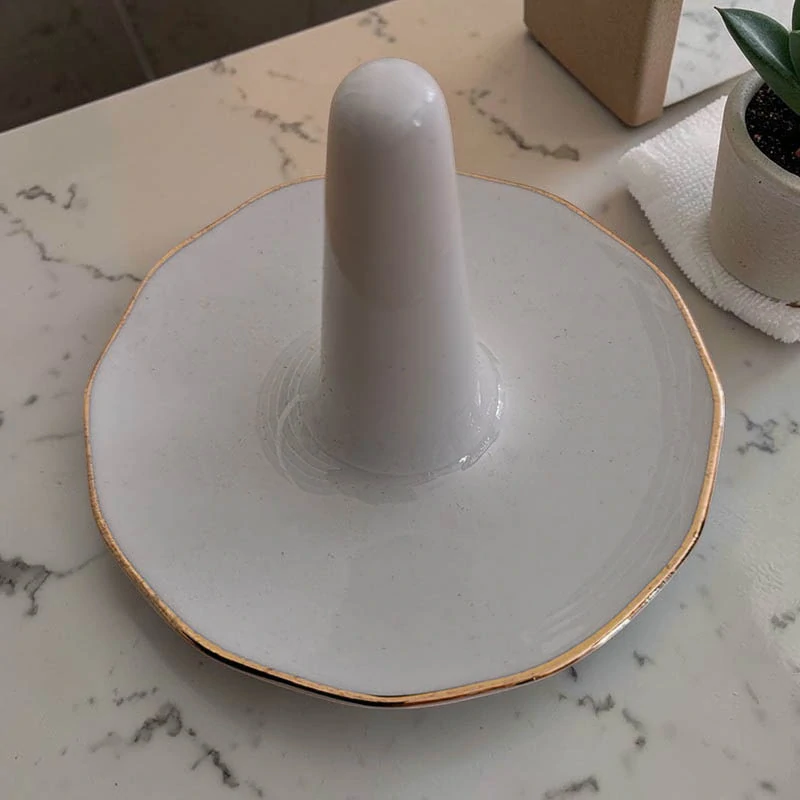 Reutter Porzelan - Porcelánový stojan na prstene so zlatou linkou 8 cm
