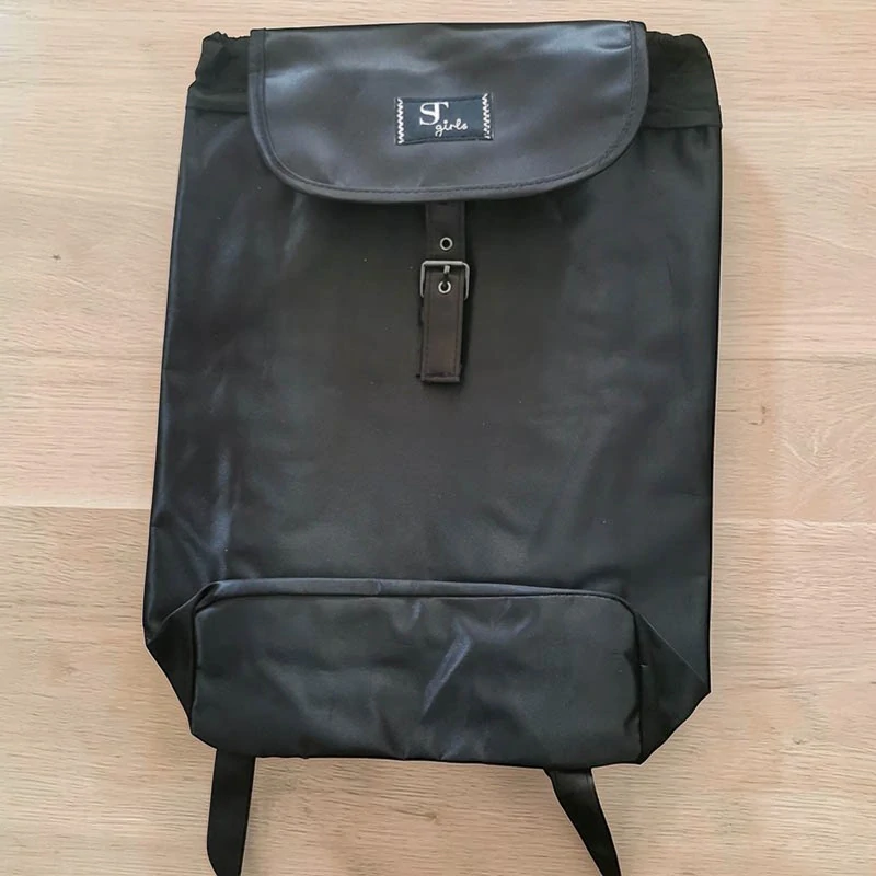 Čierny dievčenský batoh 46 × 36 cm