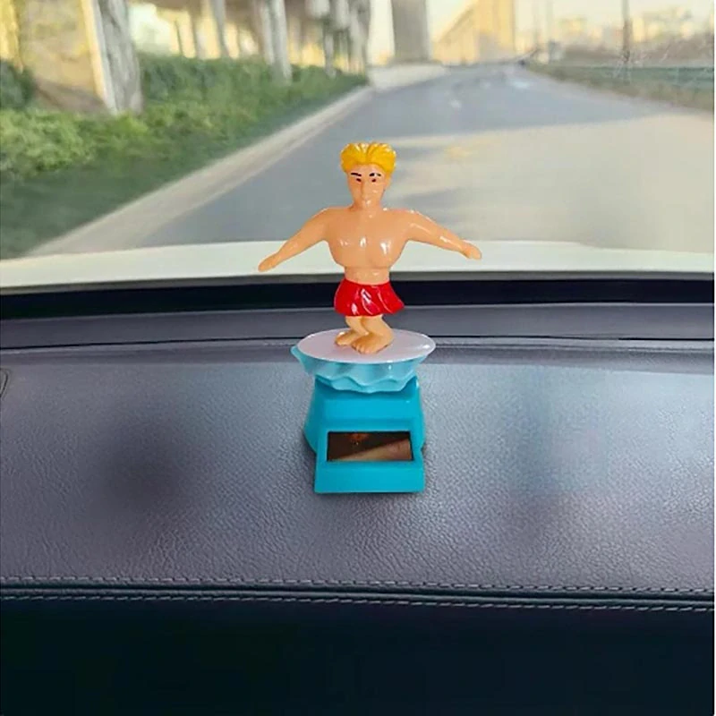 Solárna kývajúca sa figúrka Surfer