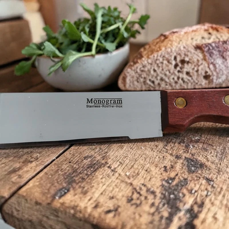 Kuchynský nôž s drevenou rukoväťou 20 cm