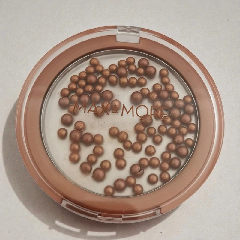 Max & More Bronzing Pearls – rozjasňujúce bronzujúce perly