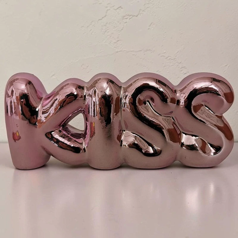 Dekoratívny nápis KISS