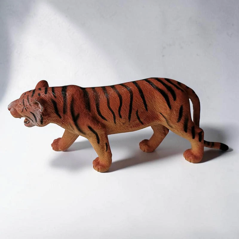 Gumený tiger 27 × 12 cm