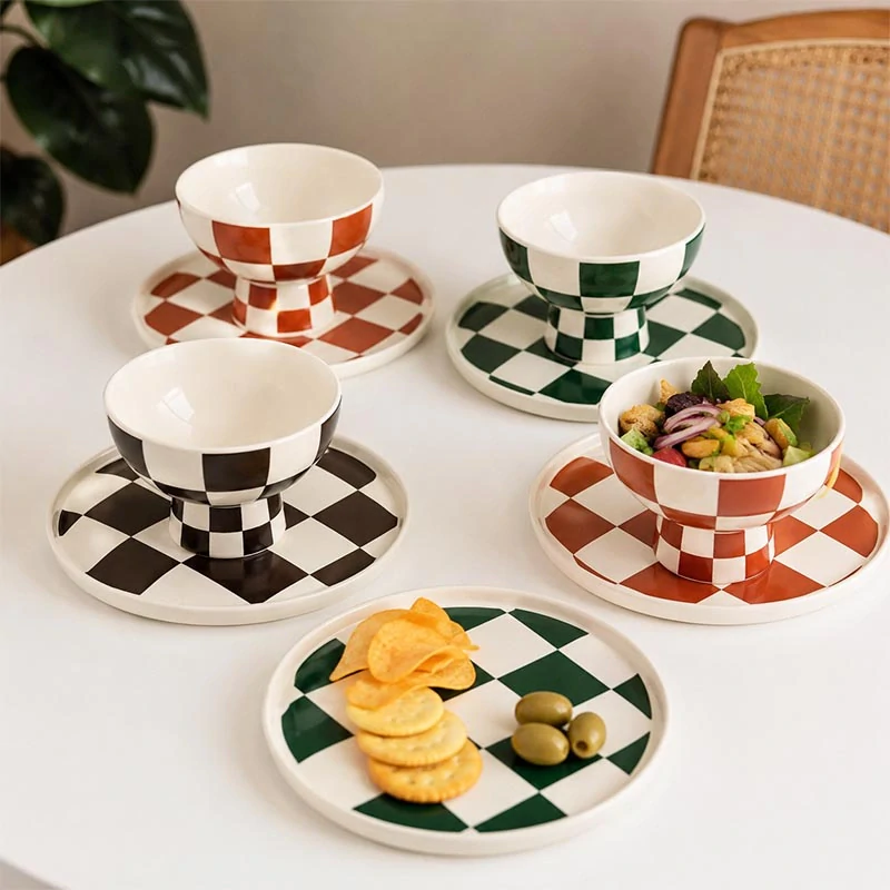 Miska z porcelánu s retro kockovaným vzorom 17 × 10 cm