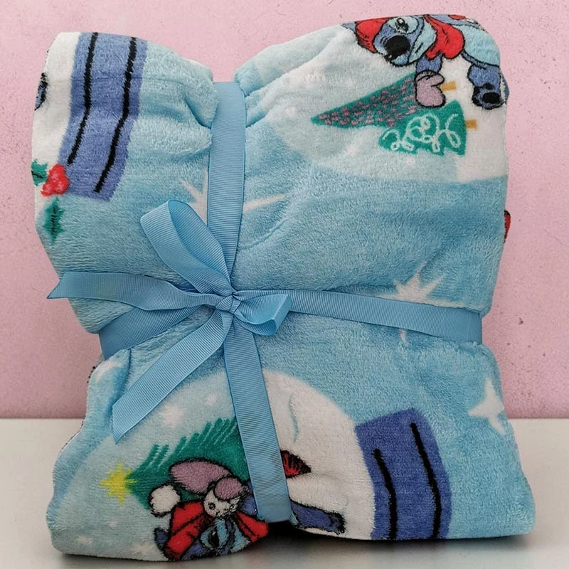 Disney Stitch fleecová deka 130 × 160 cm – vianočný motív