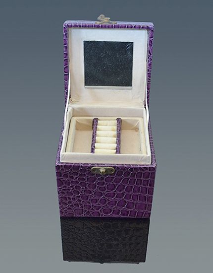 Kufrík na šperky fialový