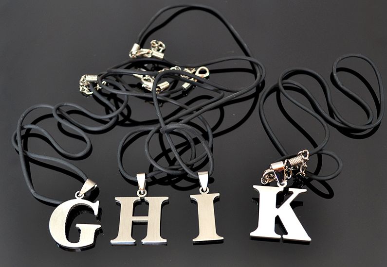 Prívesok ABECEDA nerez