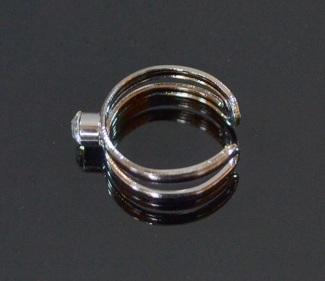 Prsteň na nohu s očkom