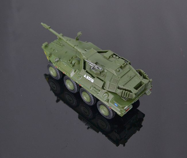 Model obrneného transportéra B1 Centauro 1:74