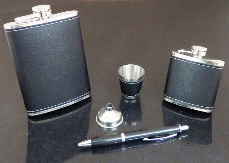 Darčeková sada ploskačiek s perom a pohárikom