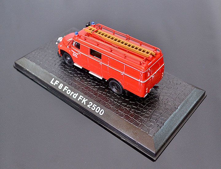 DeAgostini Model veterán FORD FK-2500 1:72