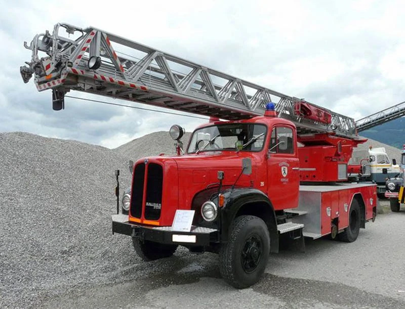 DeAgostini Model hasičského auta DL30 Magirus Saurer 1:72