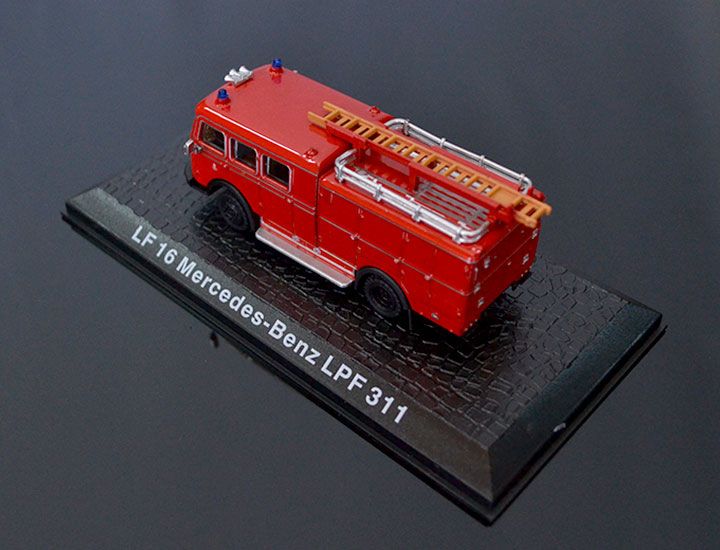 DeAgostini Model veterán Mercedes Benz LPF-311 1:72