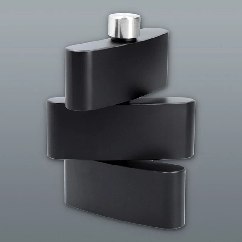 Trojdielna ploskačka z nehrdzavejúcej ocele 540 ml čierna