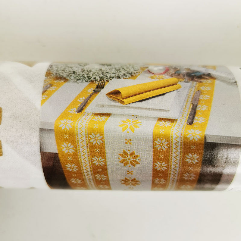 Behúň na stôl perforovaný