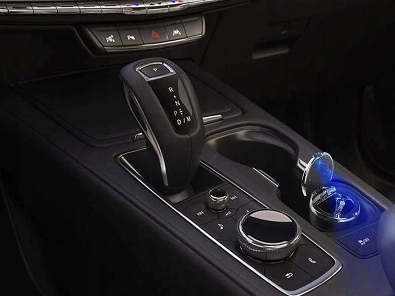 Popolník do auta s LED diódou