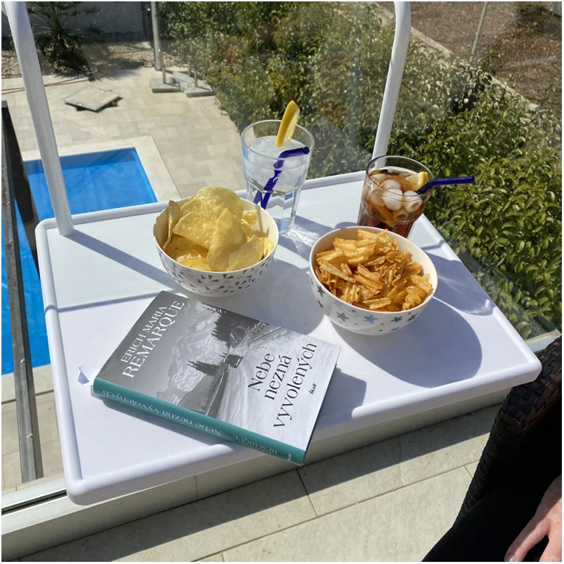 Balkónový závesný stolík biely