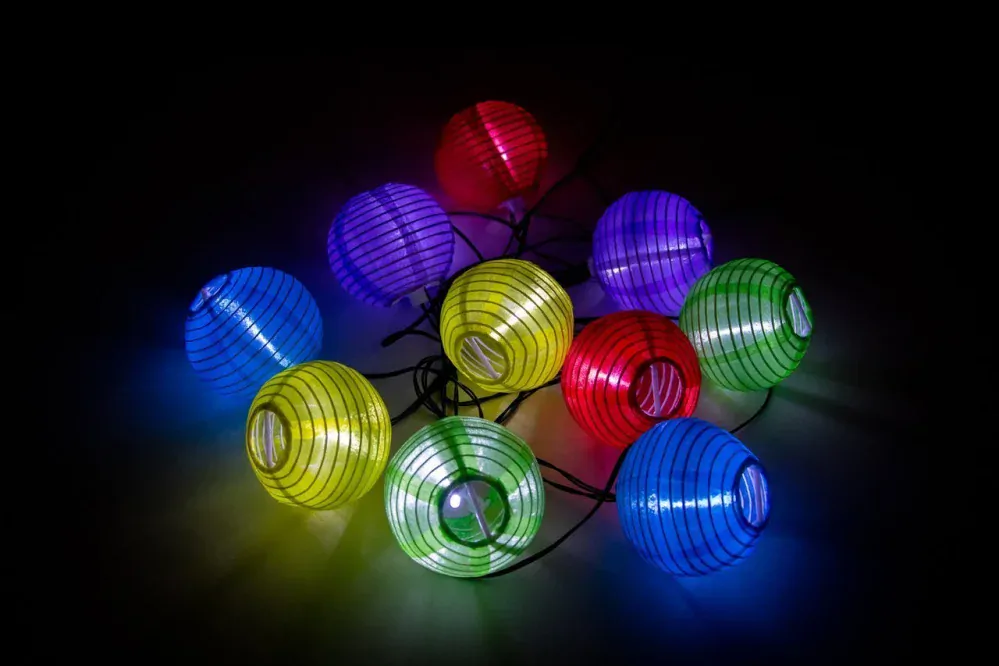 Solárna svetelná girlanda 3 metre 2V IP44