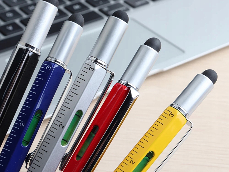 Multifunkčné guličkové pero 6v1 