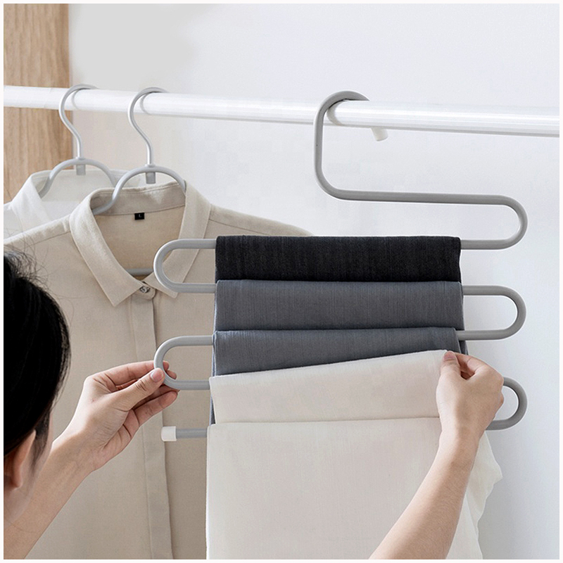 Vešiak - Organizér na nohavice do skrine strieborný