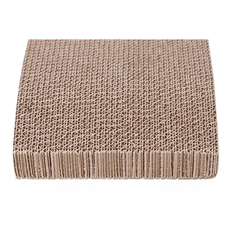 Horizontálne mačacie škrabadlo v tvare vlny