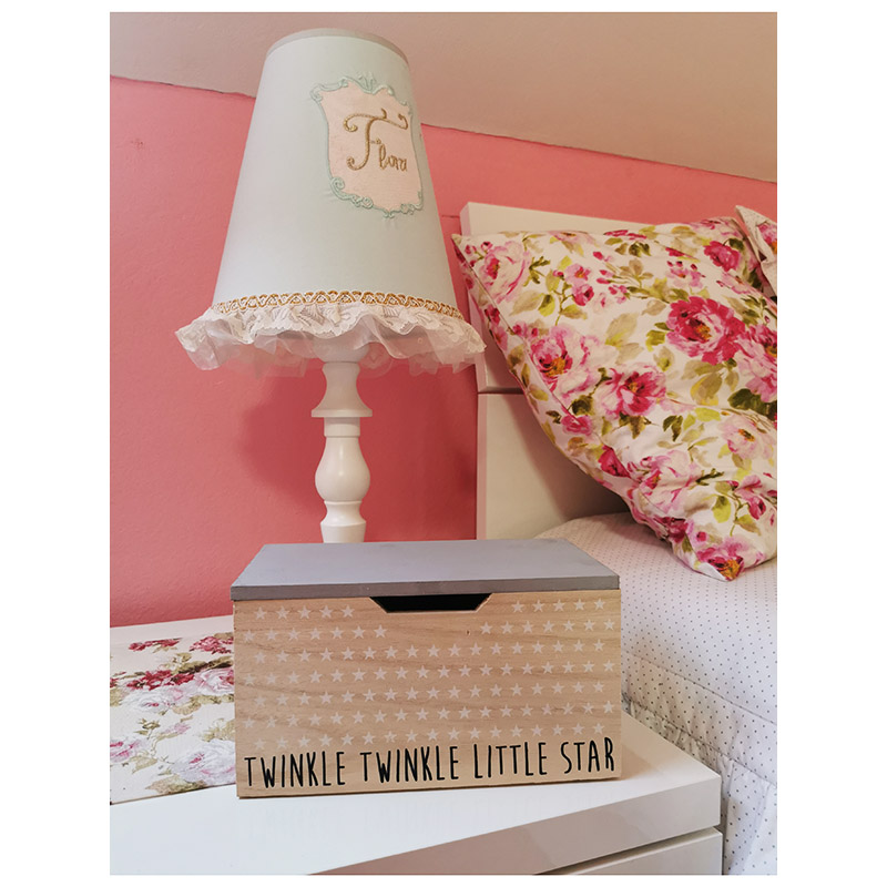 Úložná krabička do detskej izby uzatvárateľná drevená 