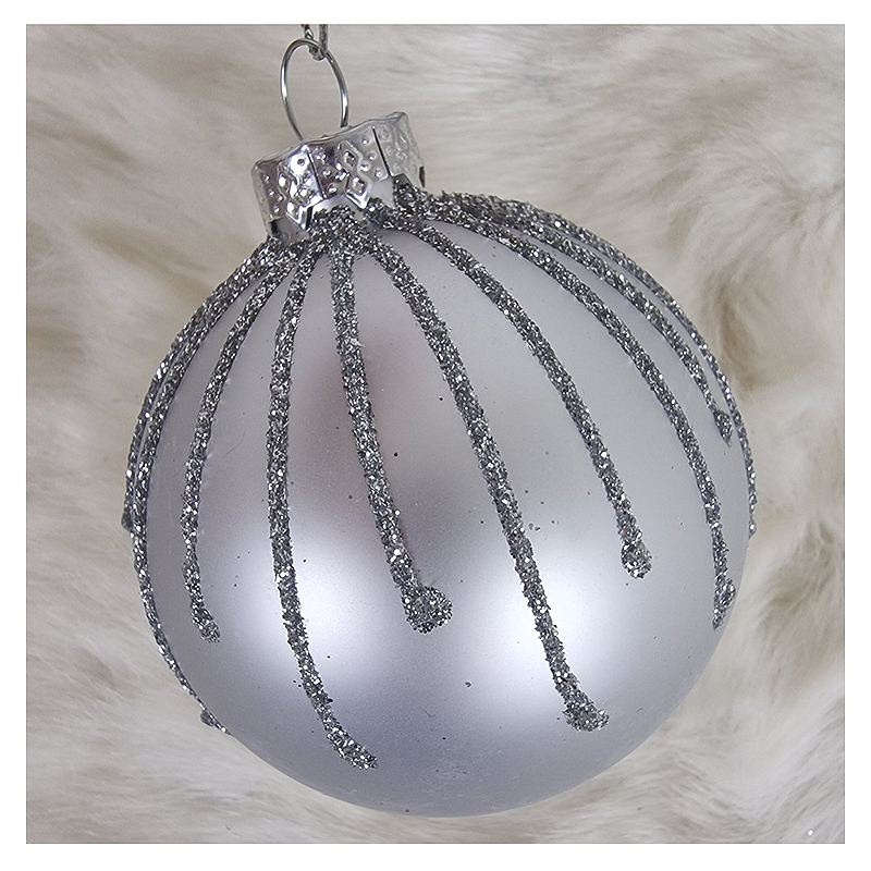 Vianočná guľa strieborná zdobená 50-5A
