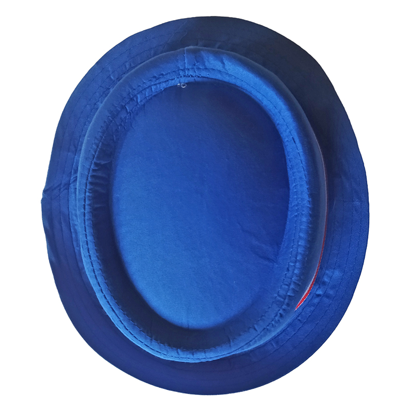 Klobúk s vyšívaným znakom Slovakia 