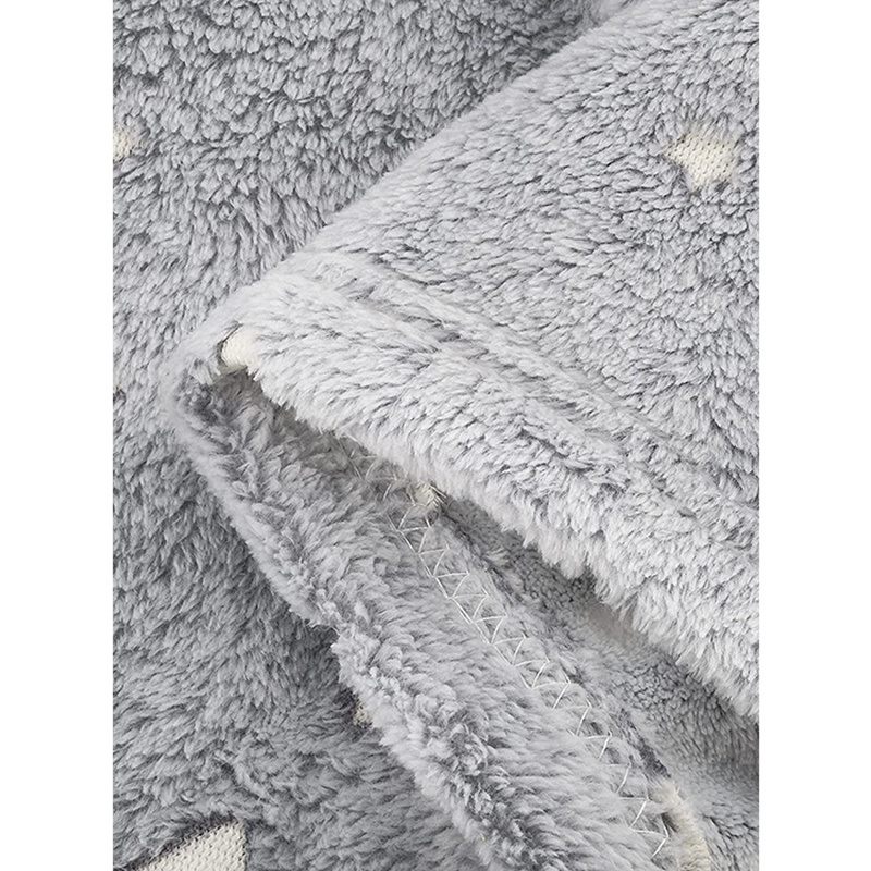 Svietiaca deka 180x150cm sivá