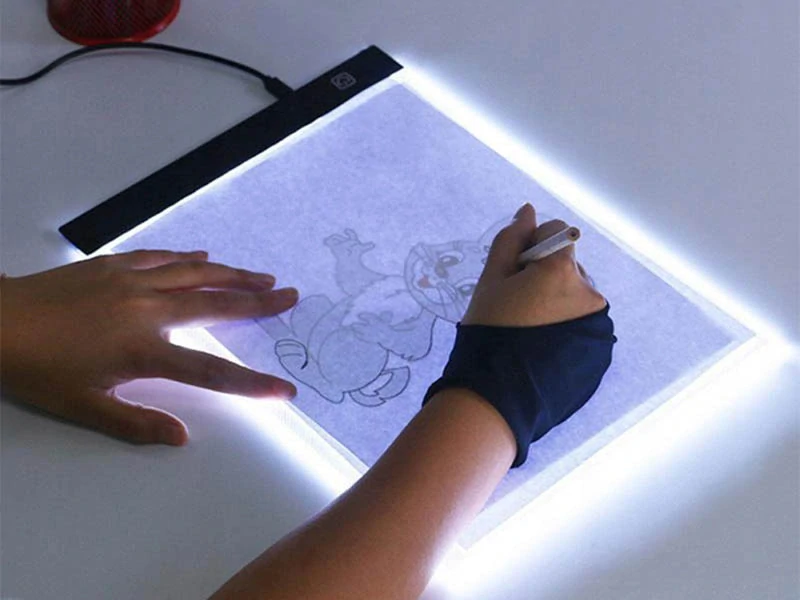 LED podsvietená kopírovacia doska na obkresľovanie A4