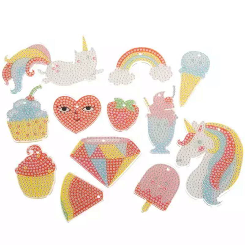 Sada na vytváranie kľúčeniek diamantovou výšivkou Kruzzel