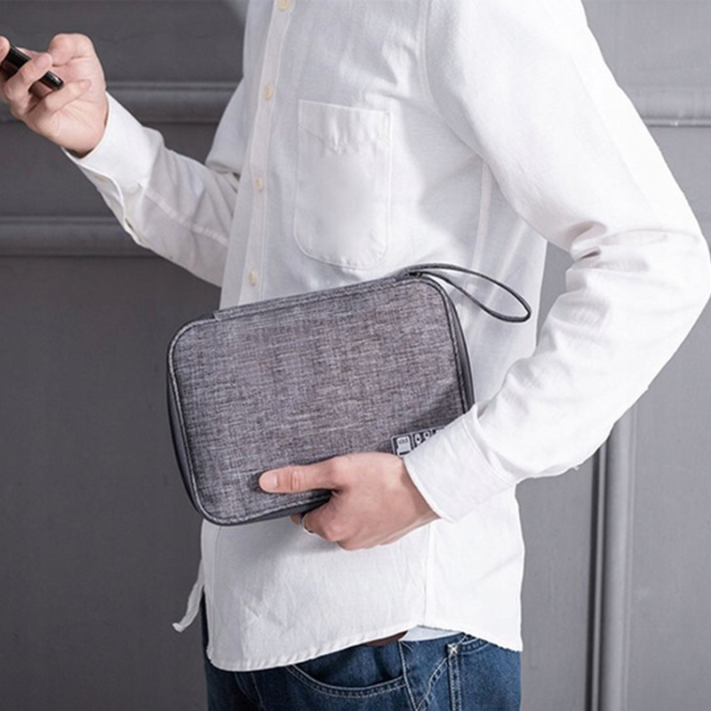 Taštička na káble, nabíjačky a dátové nosiče