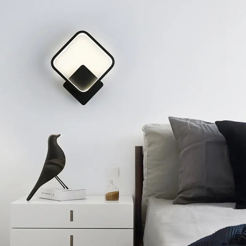 Nástenná LED lampa 12W čierna