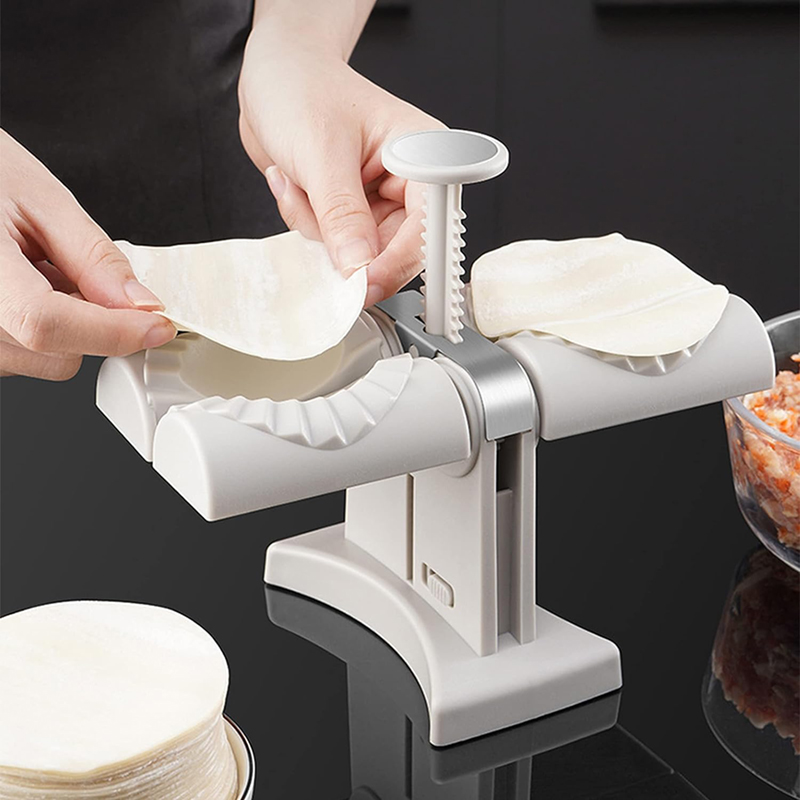 Strojček na výrobu pirohov