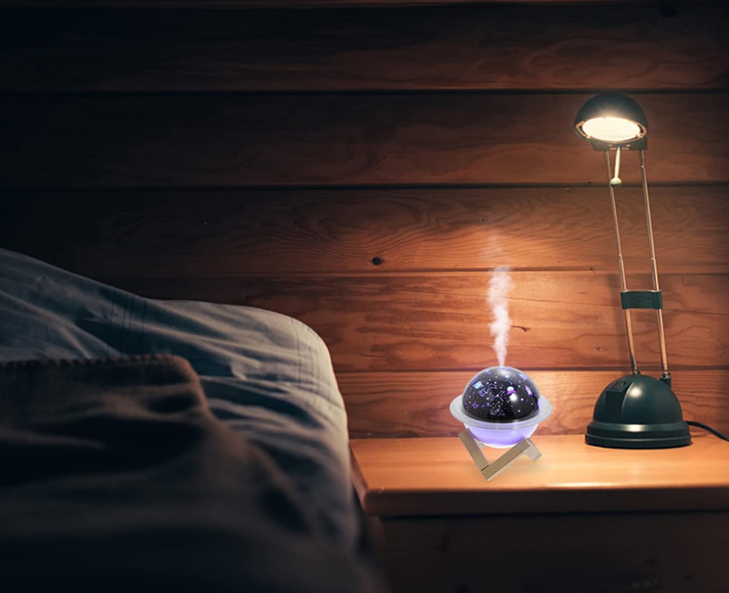 Zvlhčovač vzduchu s projektorom nočnej oblohy