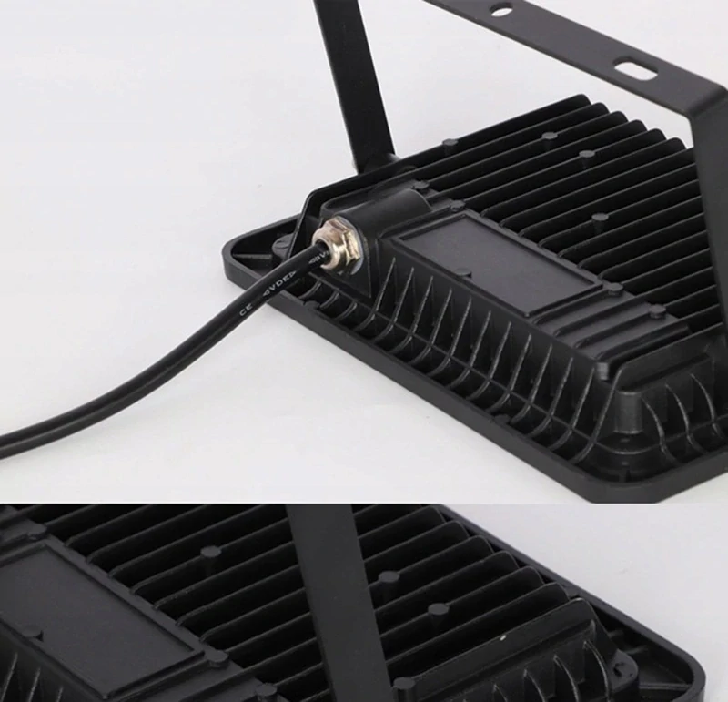 Halogénový reflektor LED s detektorom pohybu 100W