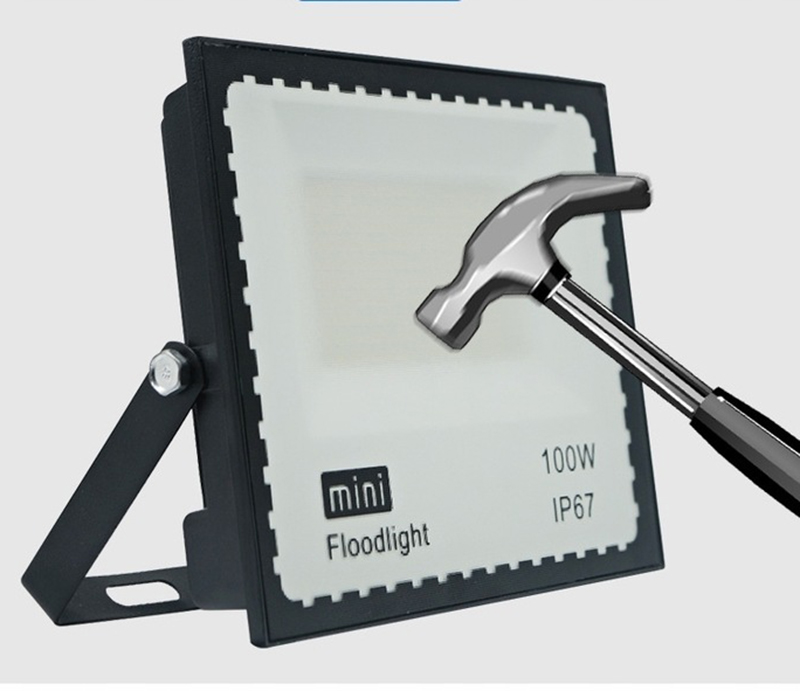 Halogénový reflektor LED 100W