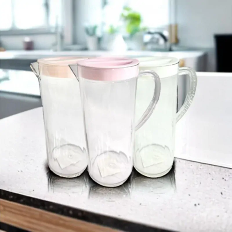 Plastový džbán na vodu 1,5L