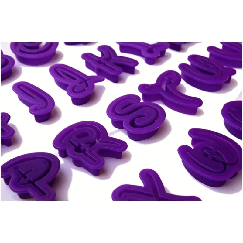 Disney - Vykrajovačky abeceda 26ks 