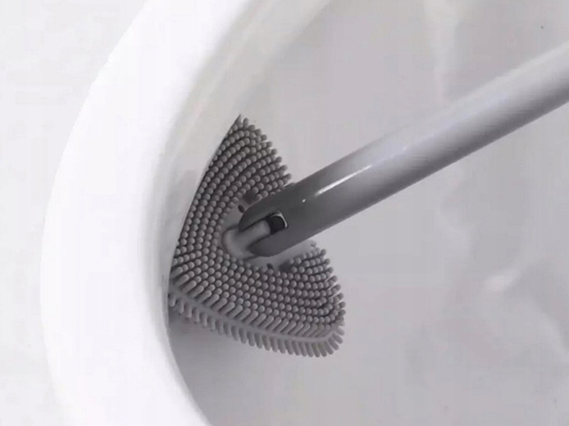Silikónová WC kefa trojuholníková