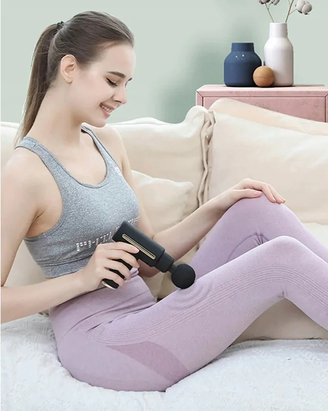 Pištoľ na masírovanie tela čierna